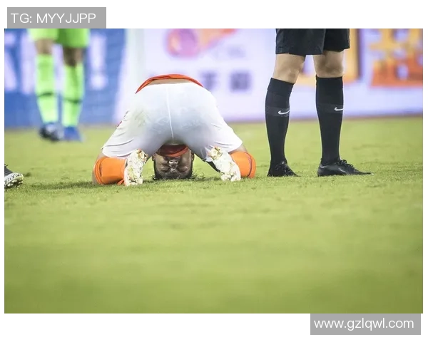 武汉卓尔迎战广州恒大全力争胜展现球队实力与拼搏精神